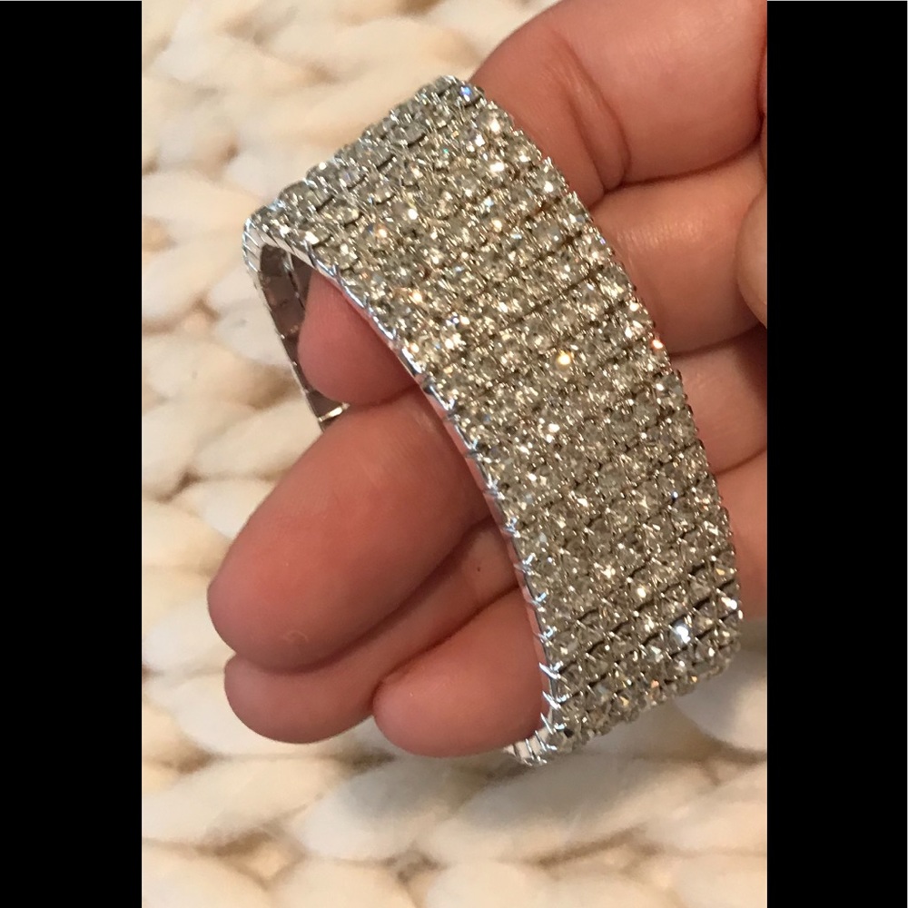 Stretchy 1 Inch Crystal Rhinestone Bracelet ❤️ - Picture 2 of 7